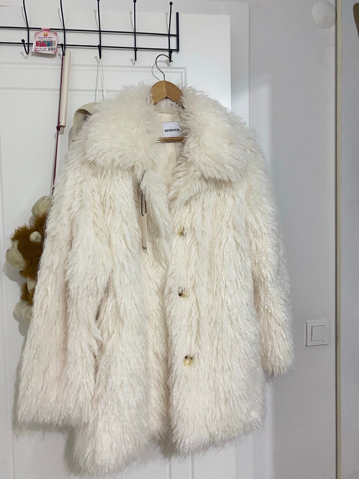 Beyaz Midi Kadın Suni Kürk Ceket BERSHKA - Görsel 2