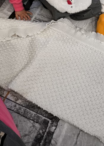 Beyaz Örgü Çocuk Battaniyesi - Görsel 3