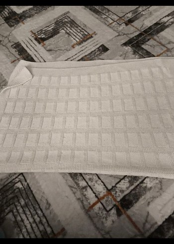 Beyaz Ekoseli Keten Çocuk Battaniyesi - Görsel 2