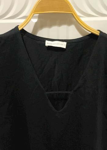 Siyah Süet V Yakalı Kısa Kollu Bluz - Görsel 2