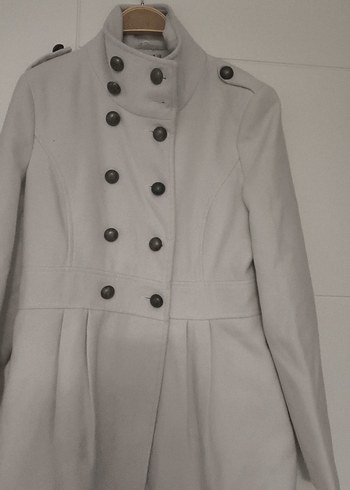 Düğmeli Beyaz Kadın Kaban - Görsel 2