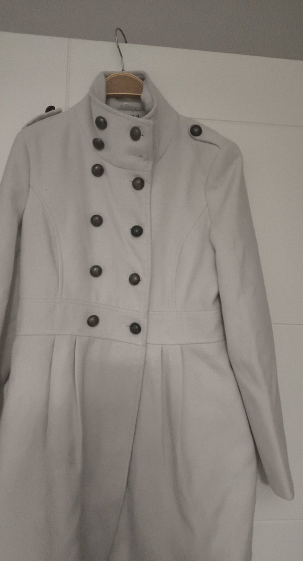 Düğmeli Beyaz Kadın Kaban - Görsel 2