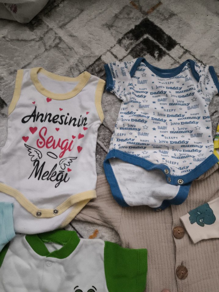 Gri Örme Bebek Tulumu ve Atlet Seti - Görsel 4