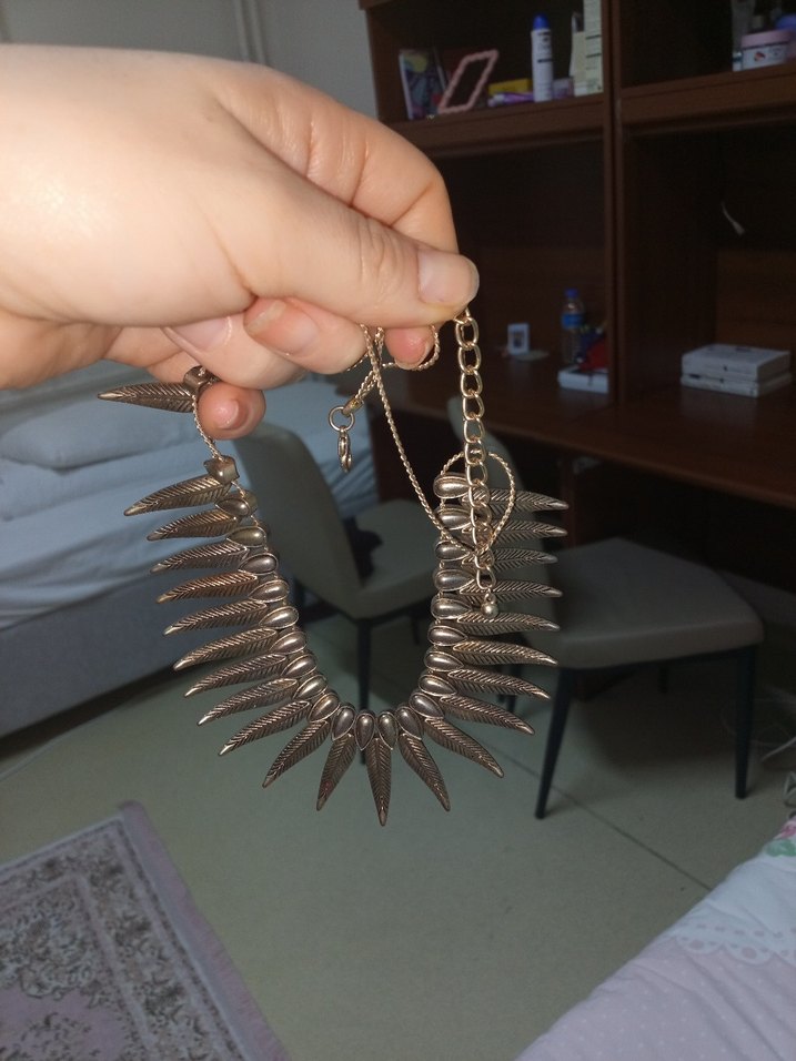 Bohem Tarzı Uzun Altın Renkli Boncuklu Kolye - Görsel 3