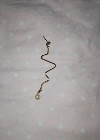 Altın Renk Dalgalı Boncuklu Midi Küpe - Görsel 2