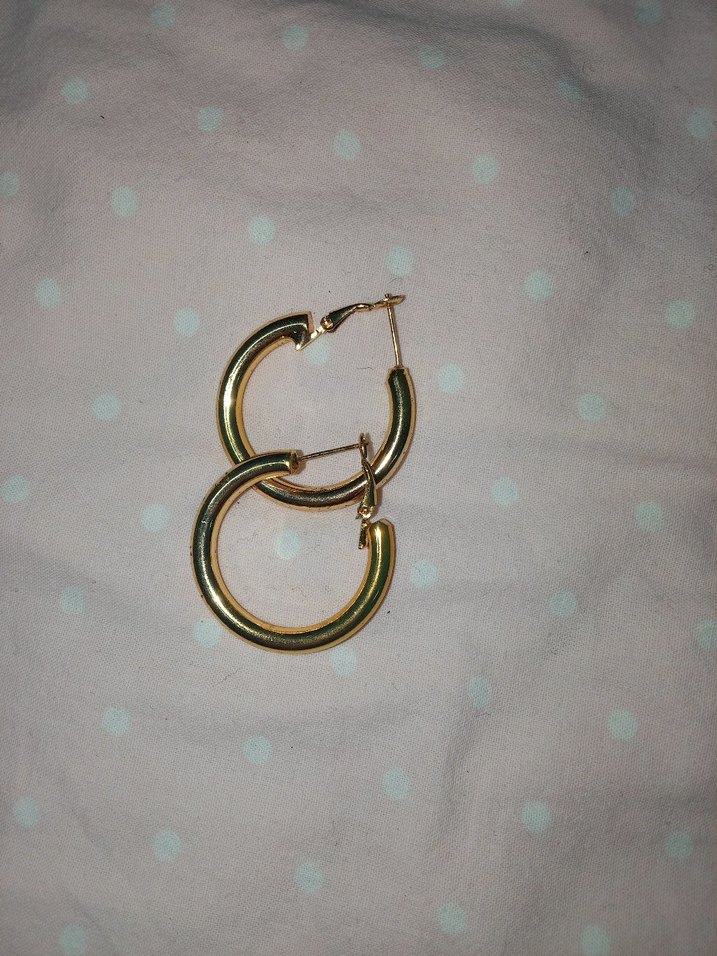 Altın Renkli Midi Halka Küpe - Görsel 2