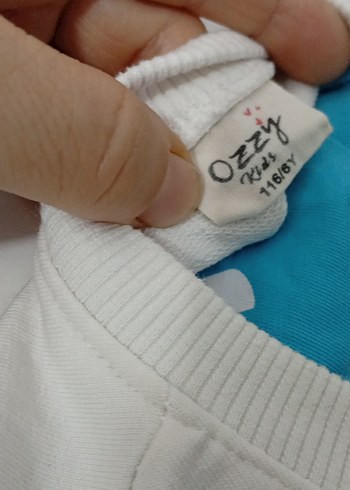 Pamuklu Beyaz Bluz ve Yeşil Desenli Etek - Görsel 5