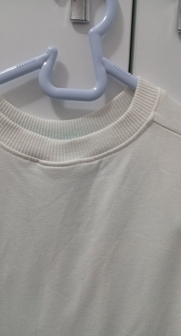 Pamuklu Beyaz Bluz ve Yeşil Desenli Etek - Görsel 4