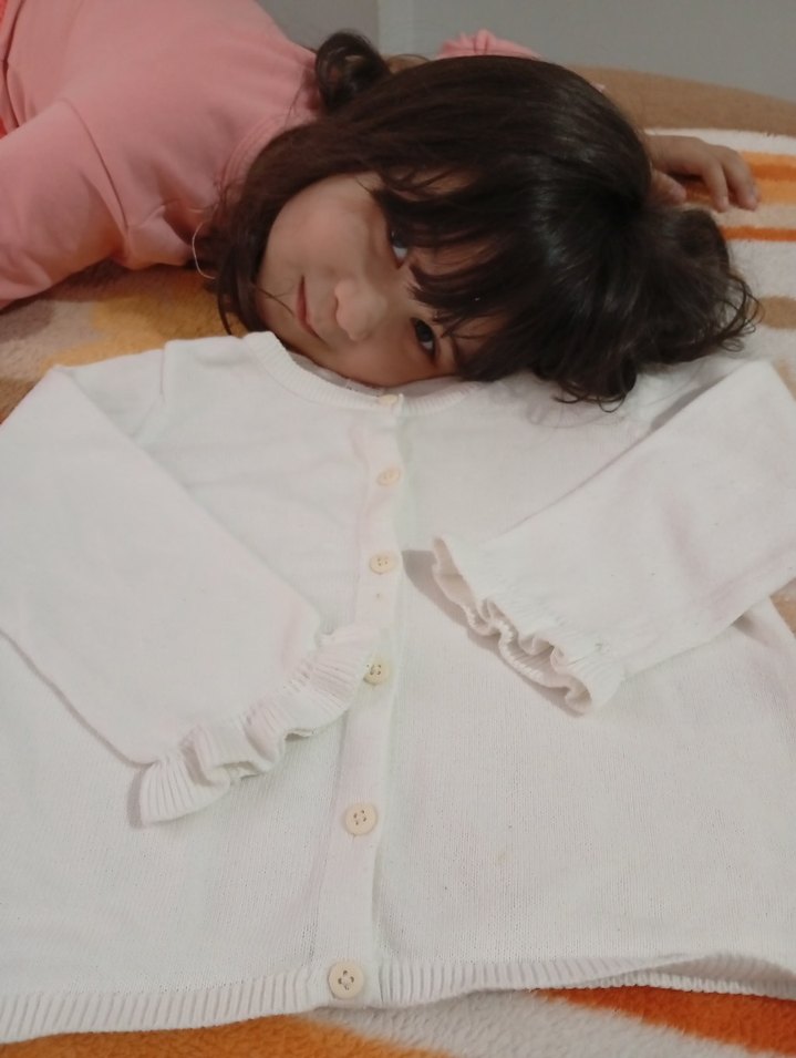 Beyaz Pamuklu Kız Çocuk Hırka - Görsel 2