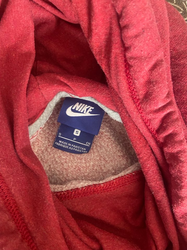 Kırmızı Kapüşonlu Nike Sweatshirt - Görsel 2