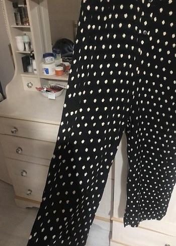 Uzun Kollu Puantiyeli Siyah Tulum - Görsel 3