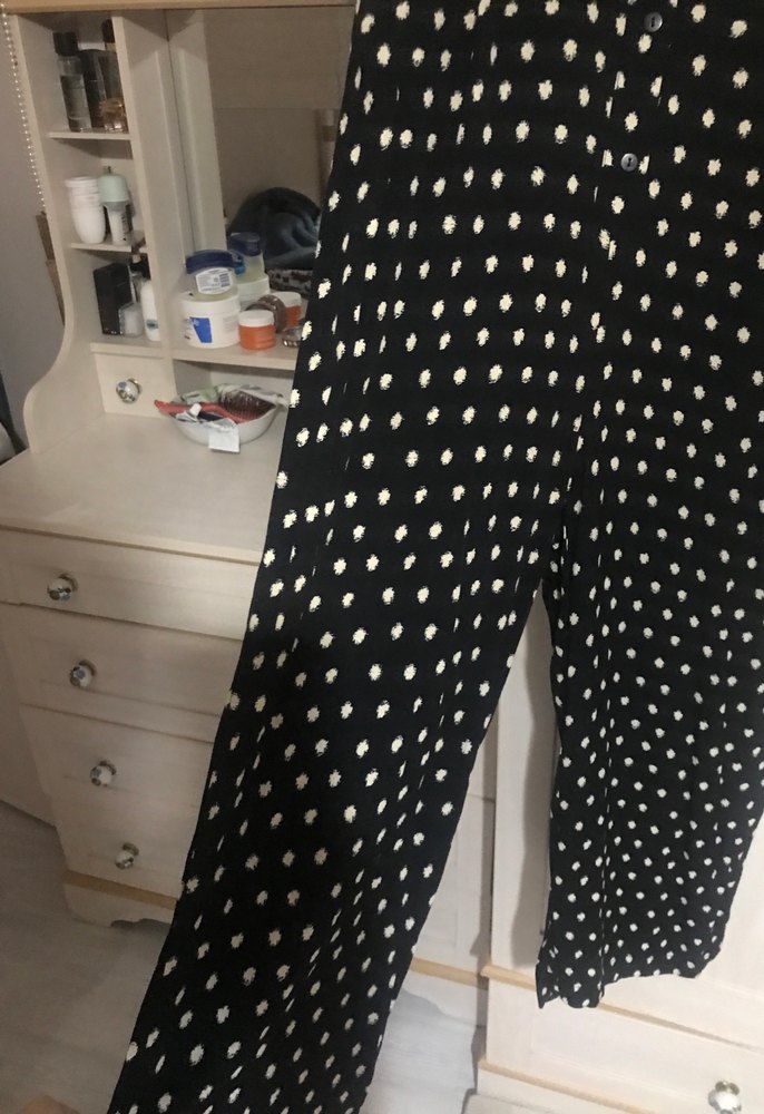 Uzun Kollu Puantiyeli Siyah Tulum - Görsel 3