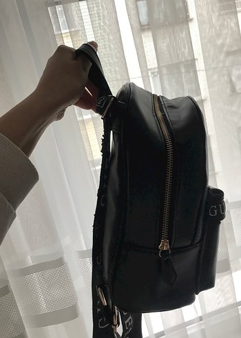 Guess sırt çantası - Görsel 3