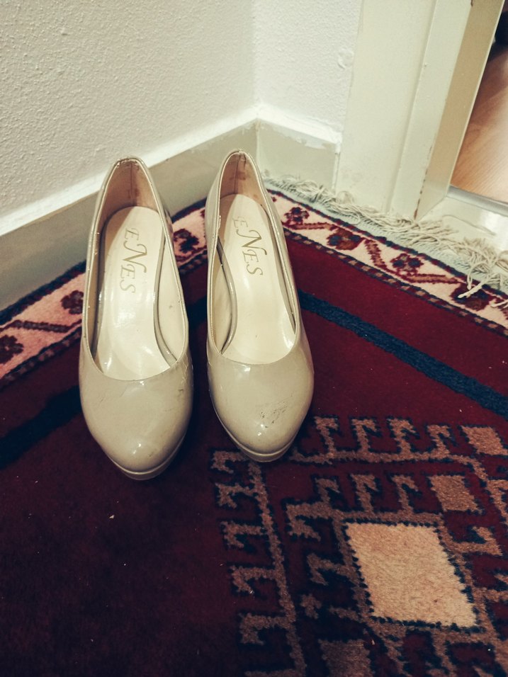 Simge Altın Renk Parlak Dolgu Topuklu Kadın Ayakkabı - Görsel 3