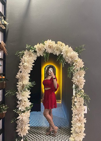 Kırmızı Mini Straplez Saten Elbise - Görsel 3