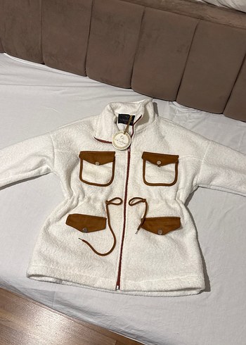 Kürk Detaylı Beyaz Midi Ceket - Görsel 2