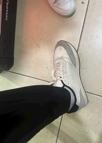 Erkek Beyaz calvin klein orjinal ayakkabı yıkayıp gönderm sğlrm - Görsel 2