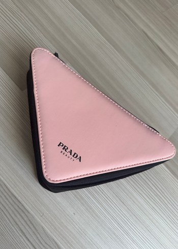 Prada ürünü