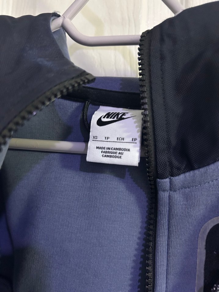 Tech fleece kapüşon ve kol bölgesi su geçirmez xs beden sorunsuz - Görsel 2