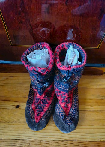 Kızlar için Bağcıklı Renkli  Panduf - Görsel 2