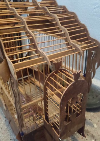 Koyu Kahverengi Ahşap Kuş Kafesi - Görsel 4