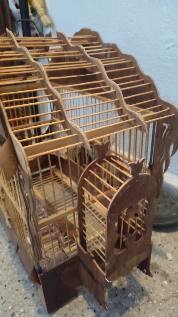 Koyu Kahverengi Ahşap Kuş Kafesi - Görsel 4