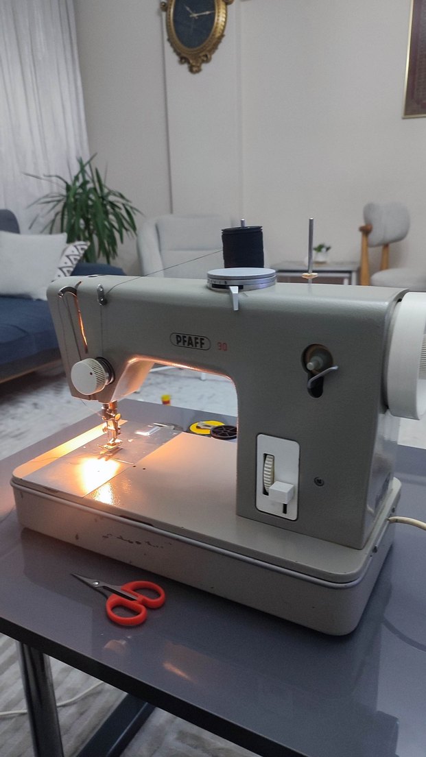 Gri PFAFF Dikiş Makinesi - Görsel 4