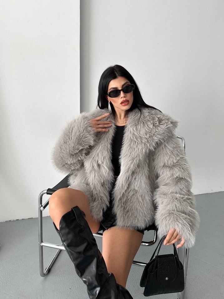 Gri Kısa Kürk Detaylı Kadın Ceket - Görsel 2