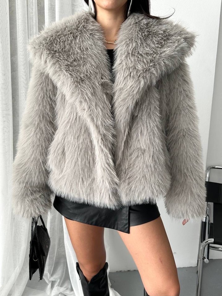 Gri Kısa Kürk Detaylı Kadın Ceket - Görsel 3