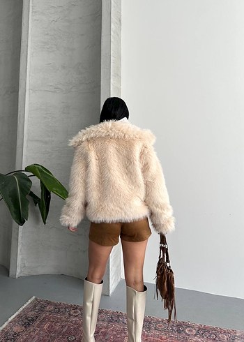 Bej Kısa Kürklü  Ceket - Görsel 4