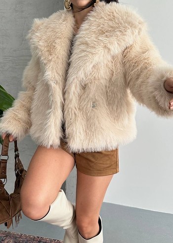 Bej Kısa Kürklü  Ceket - Görsel 3