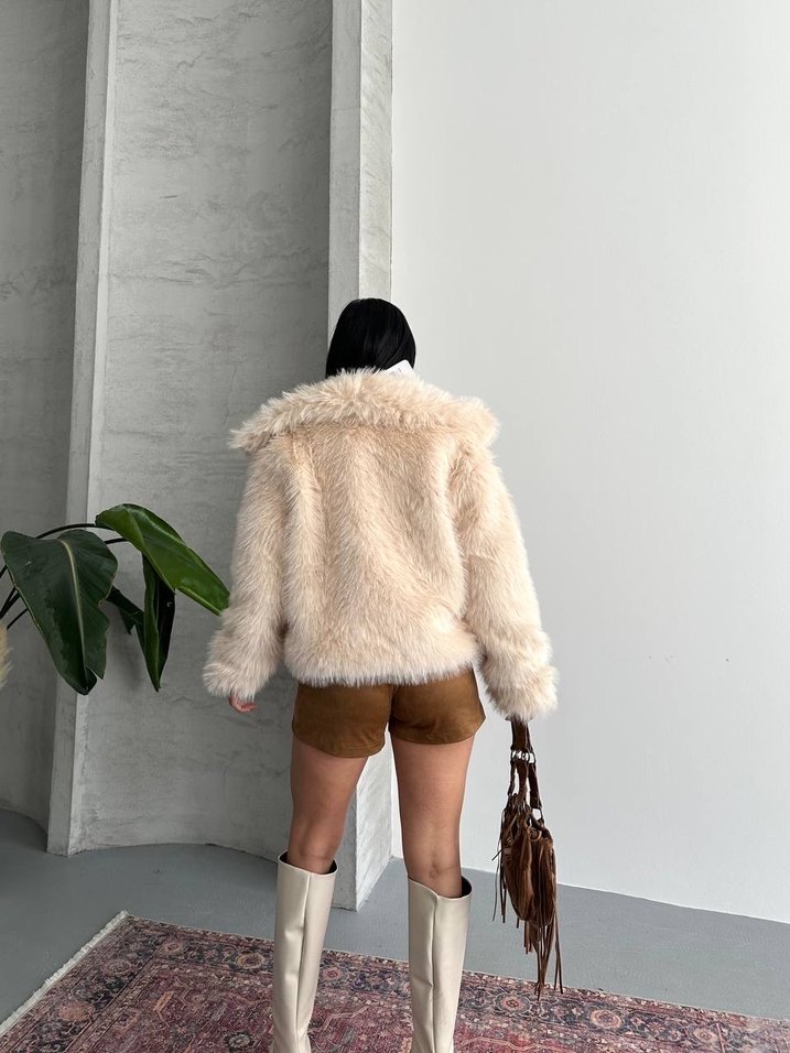 Bej Kısa Kürklü  Ceket - Görsel 4