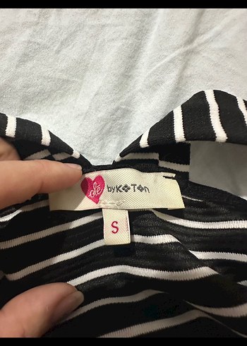 Koton marka Zebra Desenli kalp Yaka Crop Top - Görsel 3