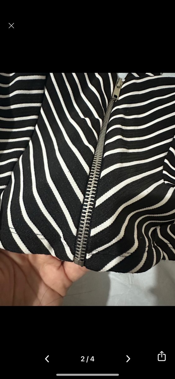 Koton marka Zebra Desenli kalp Yaka Crop Top - Görsel 2