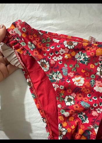 Penti Çiçek Desenli Kırmızı Fırfırlı Bikini takımı - Görsel 2