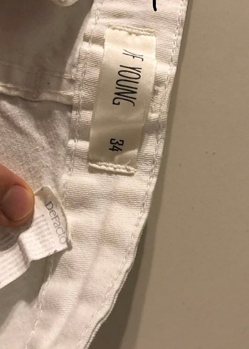 Defacto Desenli Beyaz Keten Mini Şort - Rahat Kesim - Görsel 4