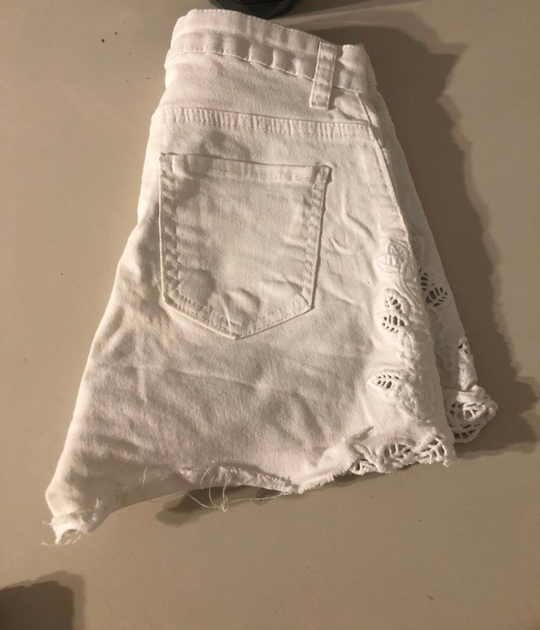 Defacto Desenli Beyaz Keten Mini Şort - Rahat Kesim - Görsel 3