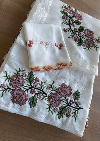 iğne oyalı mevlit örtüsü seccade havlu bohça kur an kabı seti - Görsel 3