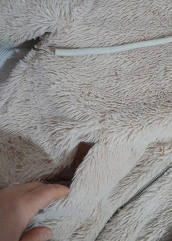 Kapüşonlu Bej Peluş Kadın mont - Görsel 4