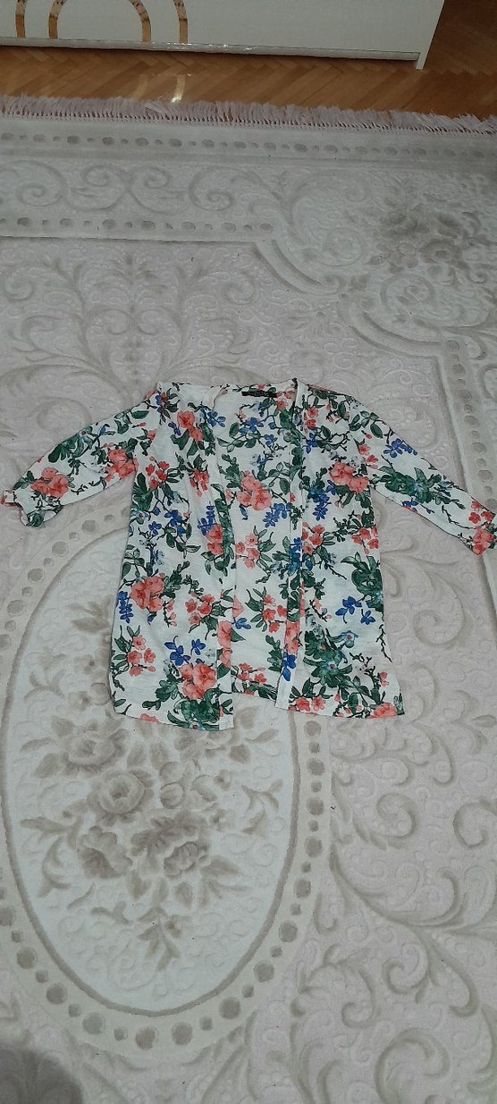 Çiçek Desenli Uzun Kollu Kısa Kimono - Görsel 2