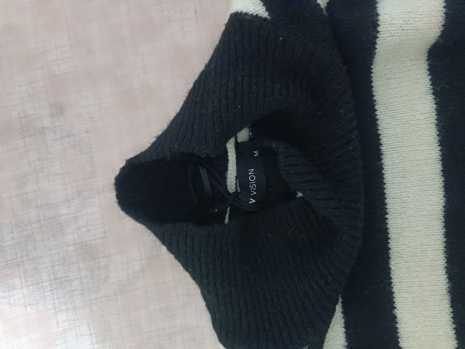 Düğmeli Siyah Gri Çizgili Kadın Triko - Görsel 2