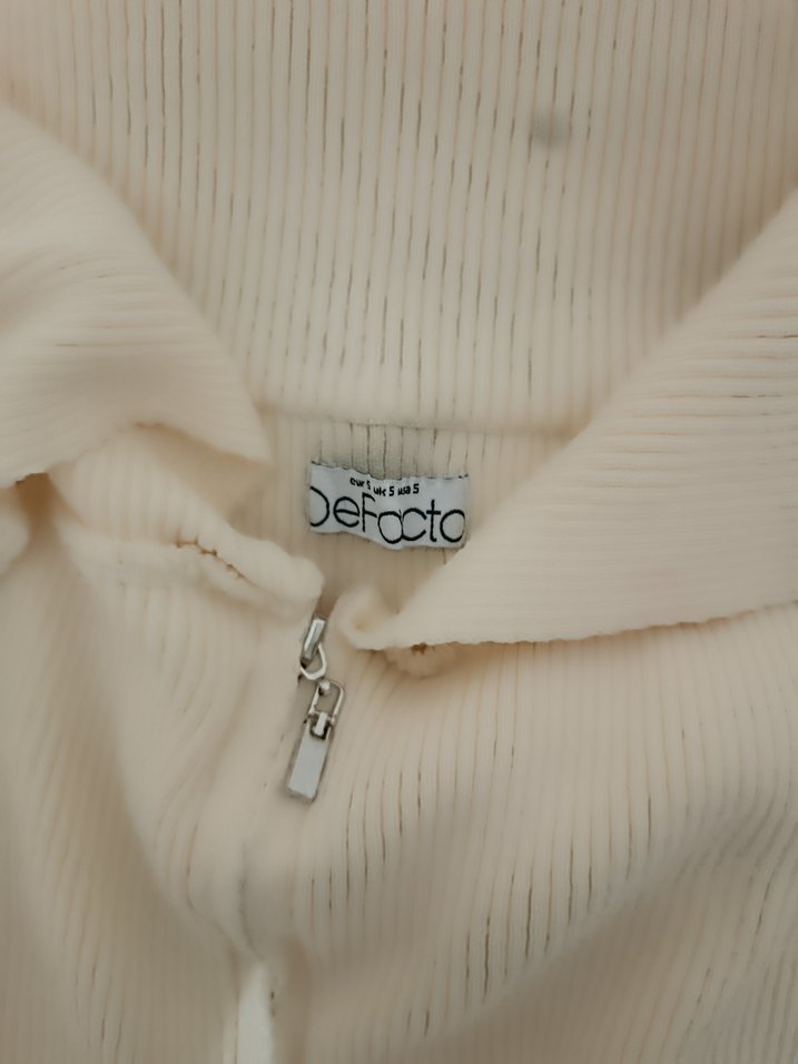 Beyaz Fermuarlı Yaka Detaylı Kadın Kazak - Görsel 2