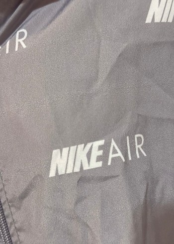 Gri Nike Air Baskılı kadın Yağmurluk - Görsel 3