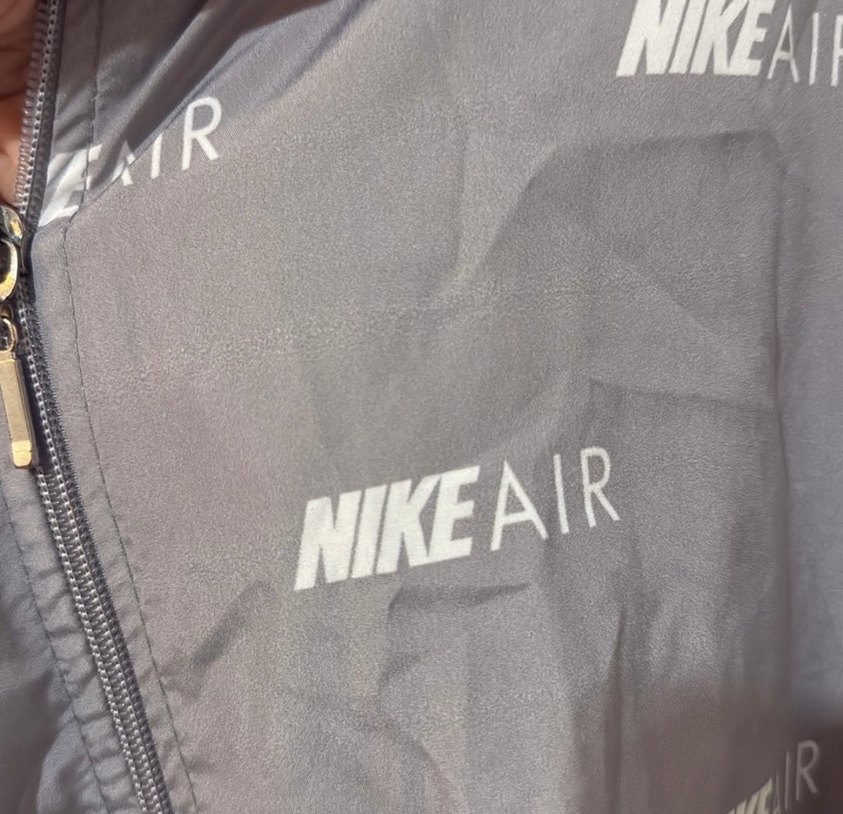 Gri Nike Air Baskılı kadın Yağmurluk - Görsel 3