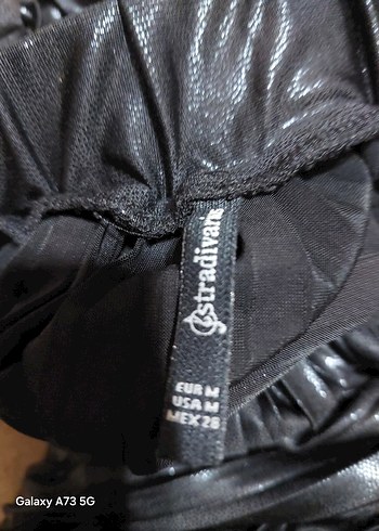 stradivarius Parlak Siyah Pilili Midi Etek - Görsel 4