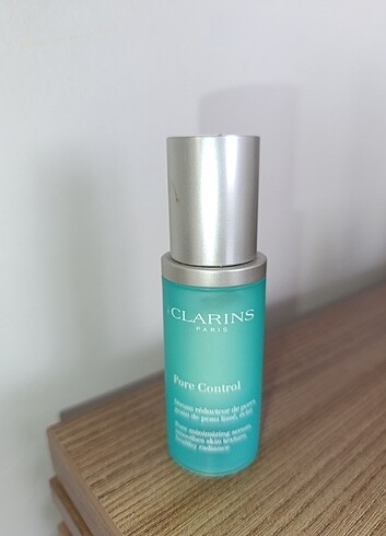Clarins pore control serum