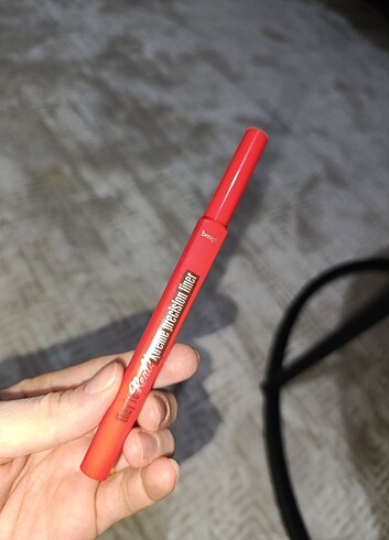 Beden Benefit the Real precision liner