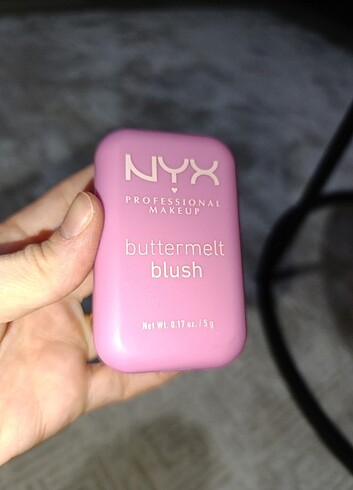 Nyx buttermelt blush