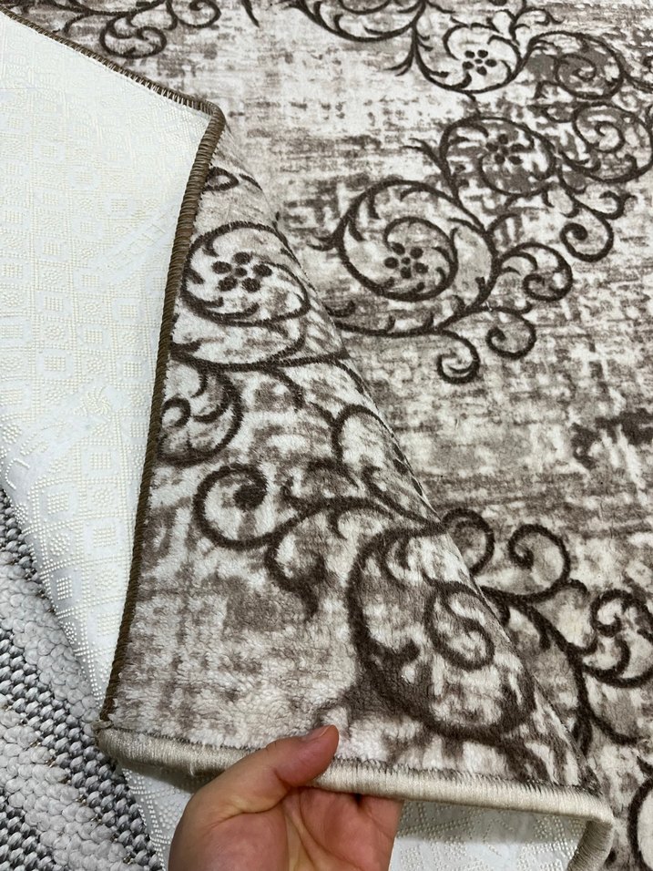 Kahverengi Desenli Konvansiyonel Halı - Görsel 3