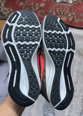 Gri ve Bej Renkli Spor Ayakkabı - Görsel 2